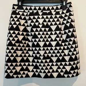 J Crew mini skirt in blocked black and white pattern size 0 like new